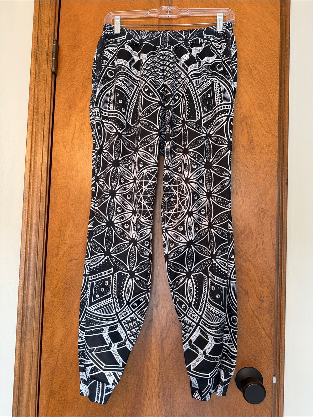 Men's Black & White Geometric Jogger Sweatpants